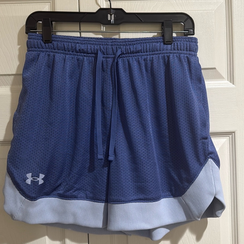 UA Men’s shorts, like new. M